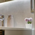Delux Aron With Free Parking Apartman *