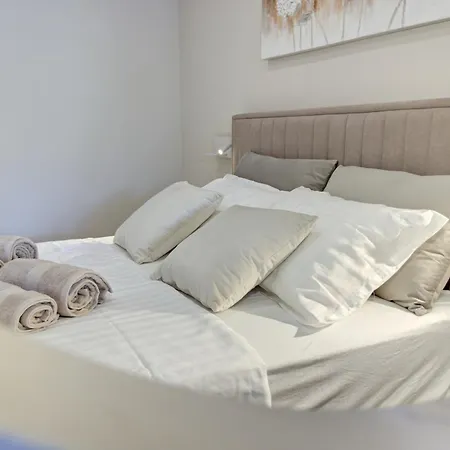 Delux Aron With Free Parking Πούλα