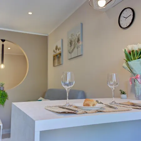 Delux Aron With Free Parking Πούλα