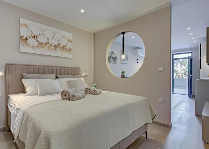Delux Aron With Free Parking Apartament Pula